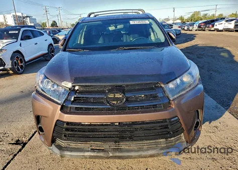 2018 Toyota Highlander Se z USA, uszkodzony, nr VIN 5TDJZRFH1JS827242